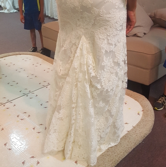 Jim Hjelm Couture Wedding dress - Picture 7 of 10